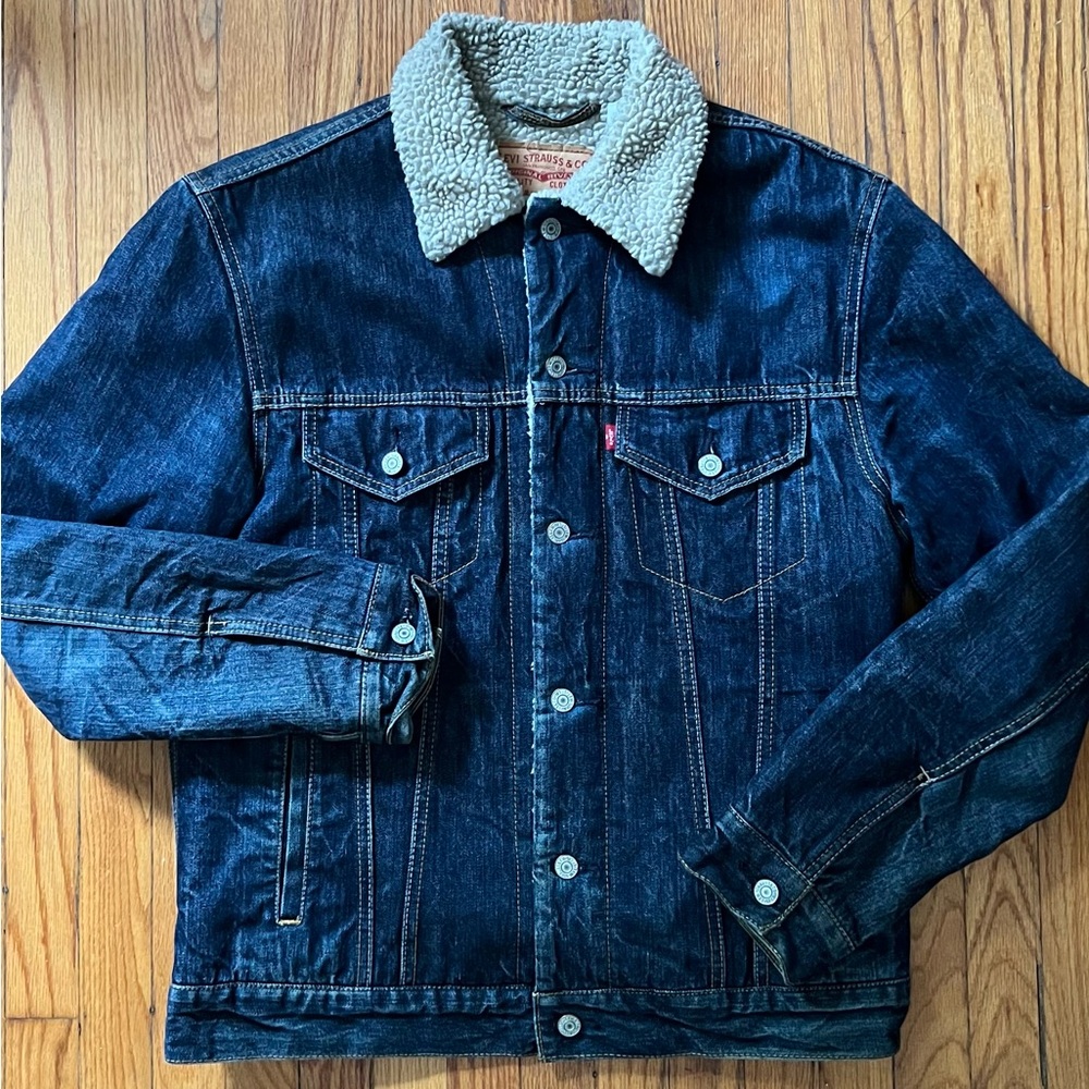 Levi’s Sherpa Lined Denim Trucker Jacket (Circa Early 2000’s) | Men’s Medium